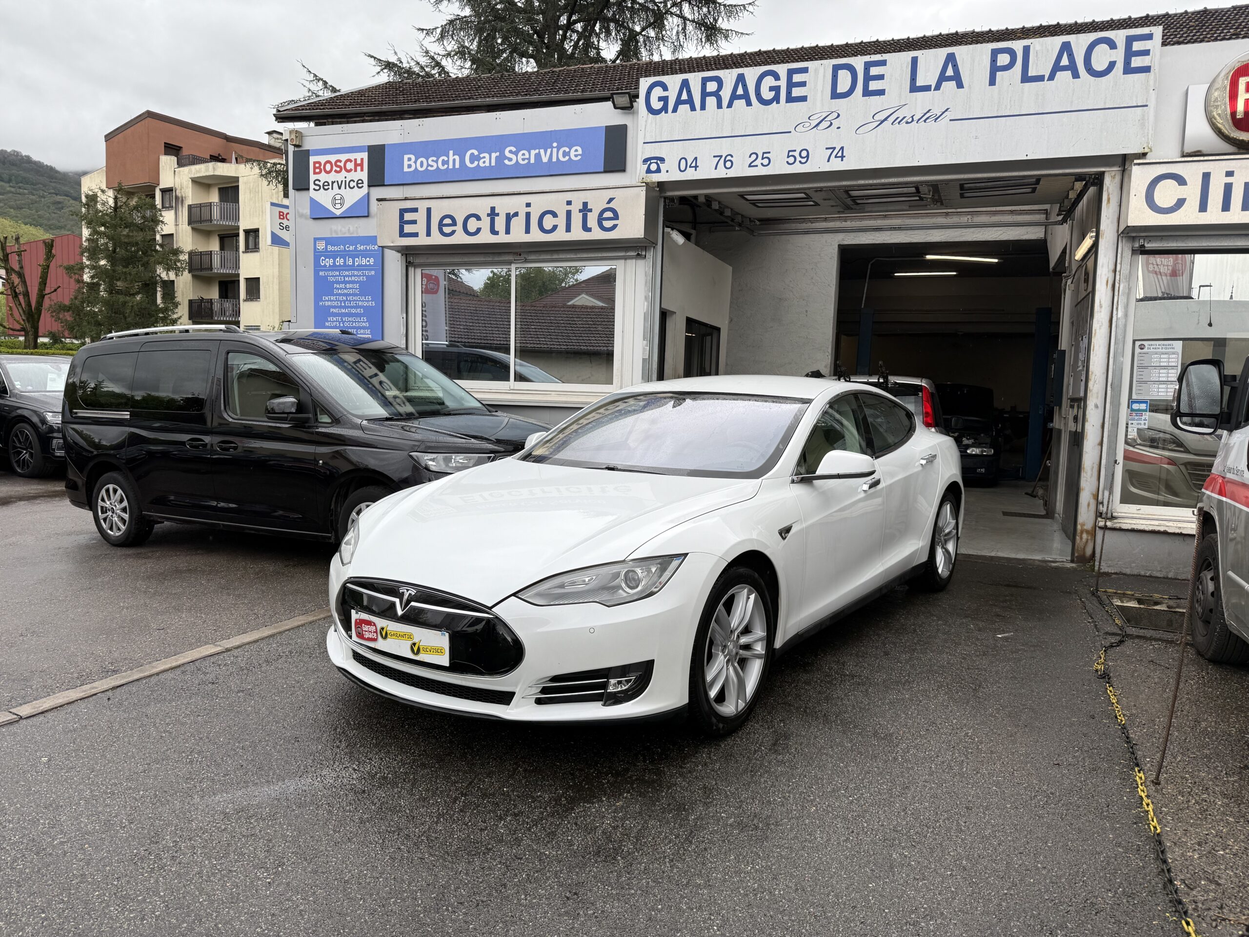 TESLA Model S 60