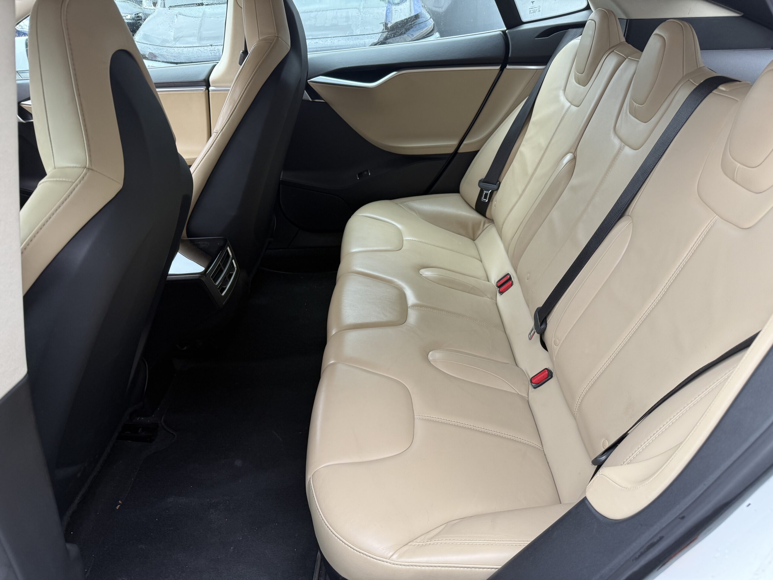 TESLA Model S 60 – Image 4