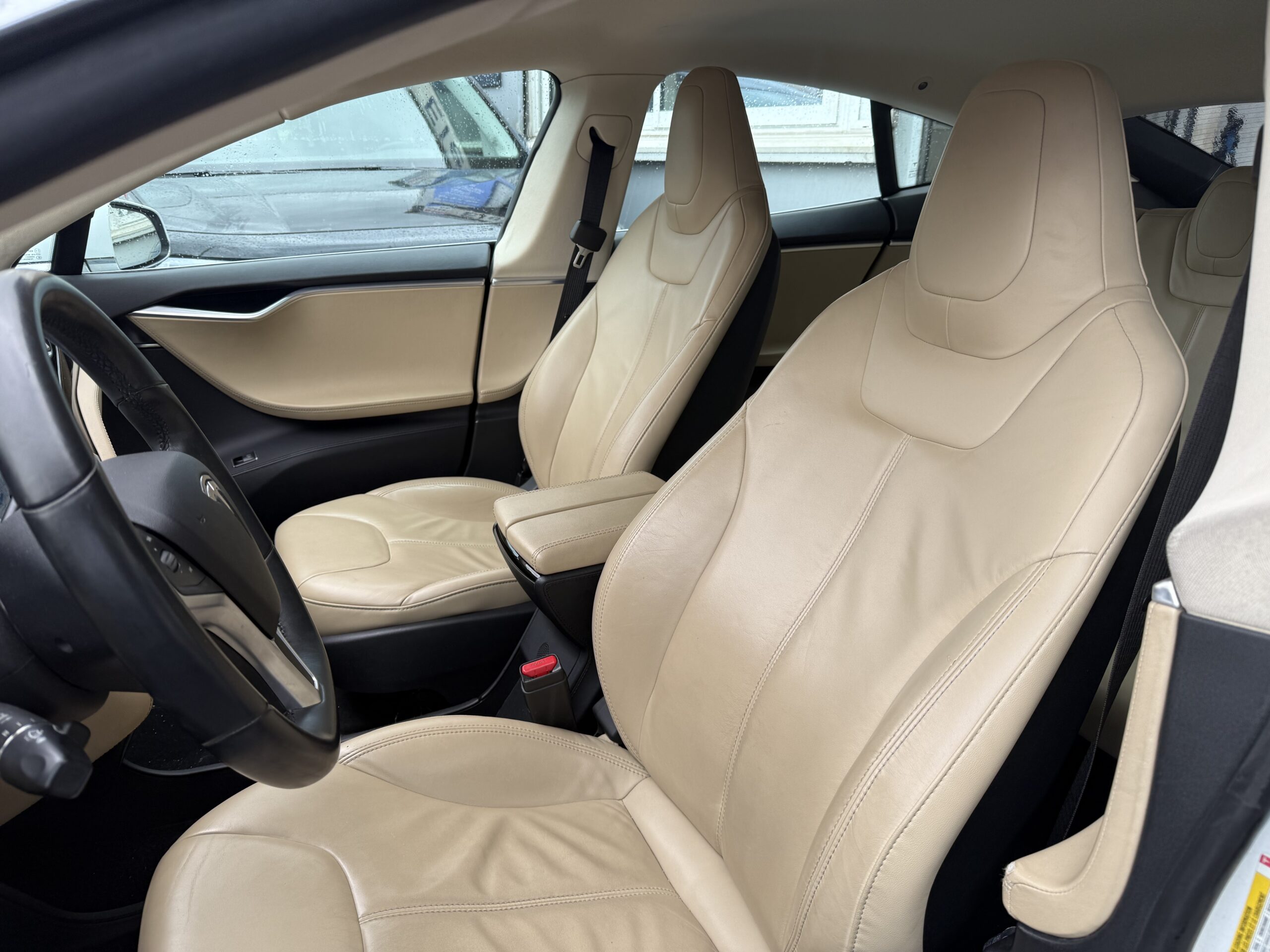 TESLA Model S 60 – Image 2