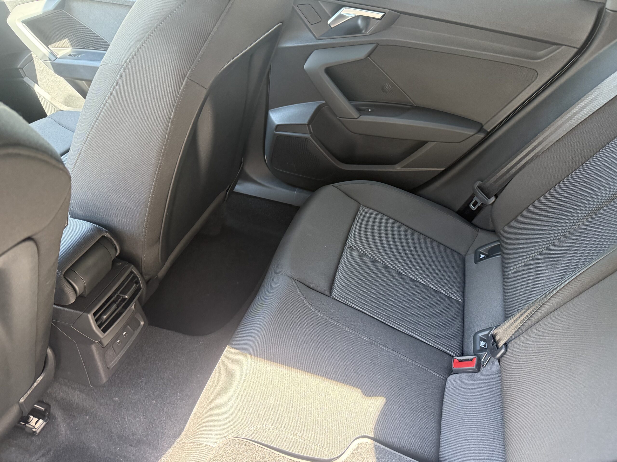 AUDI A3 Sportback 40 TFSIe 204 – Image 3