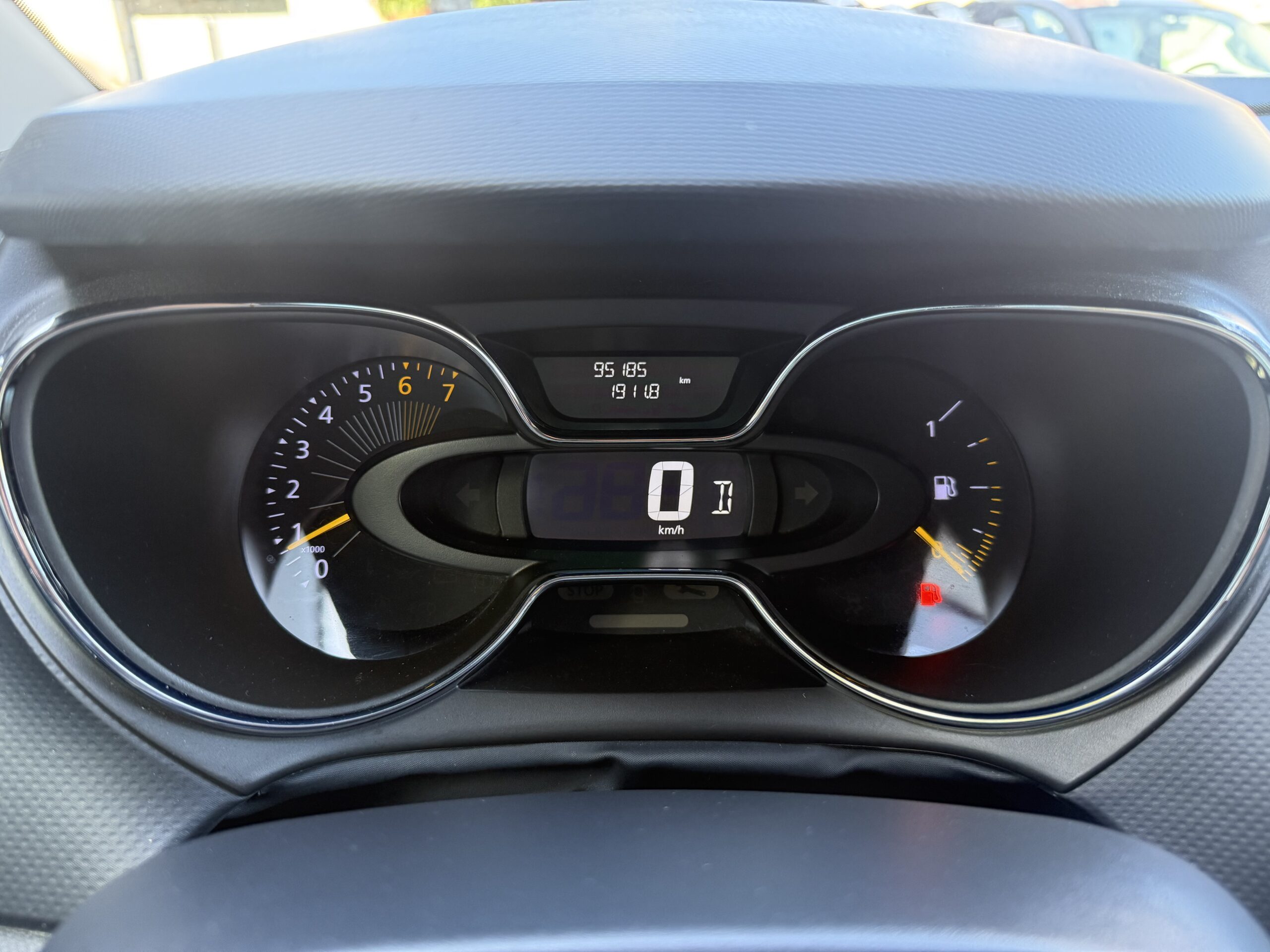 RENAULT Captur 1.2 TCE 120 Intens EDC6 – Image 3