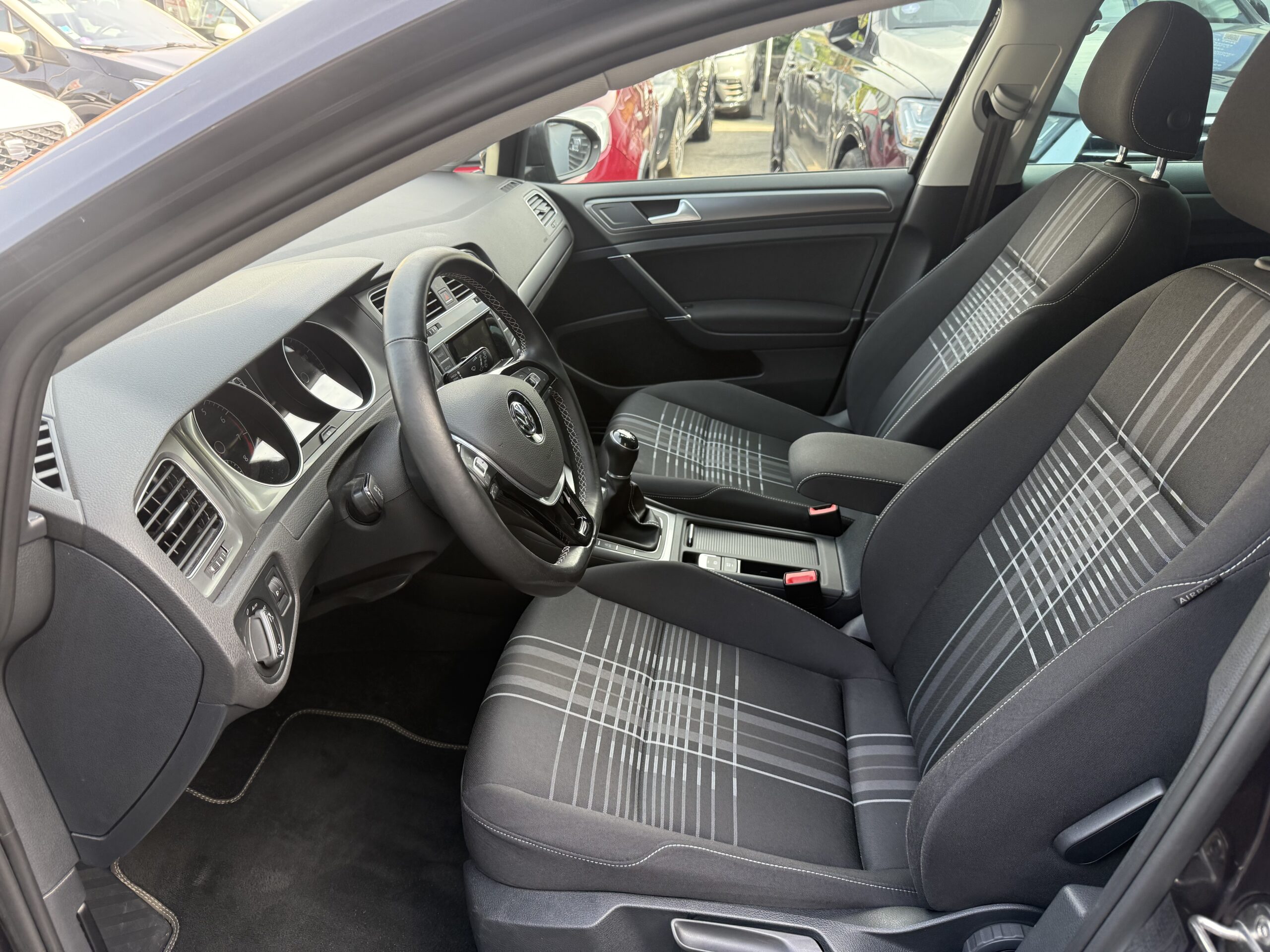 VOLKSWAGEN Golf VII 1.2 TSI 85 Lounge Bluemotion Tech – Image 13