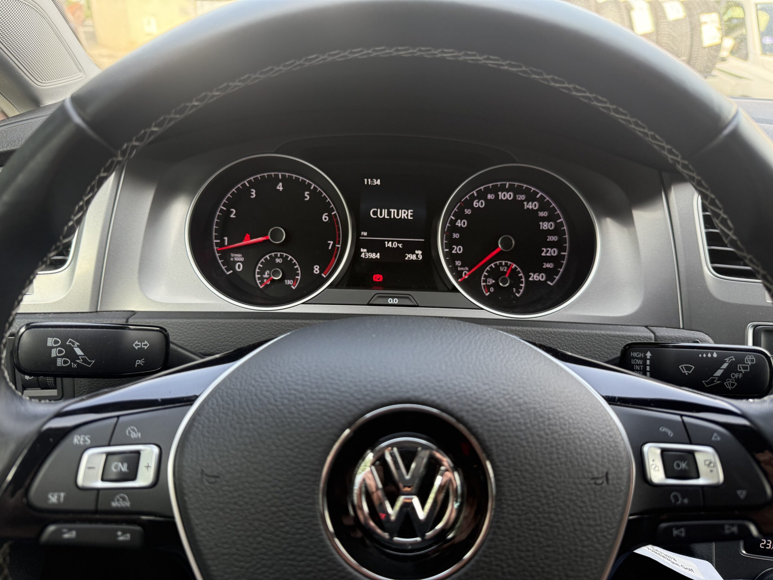 VOLKSWAGEN Golf VII 1.2 TSI 85 Lounge Bluemotion Tech – Image 5