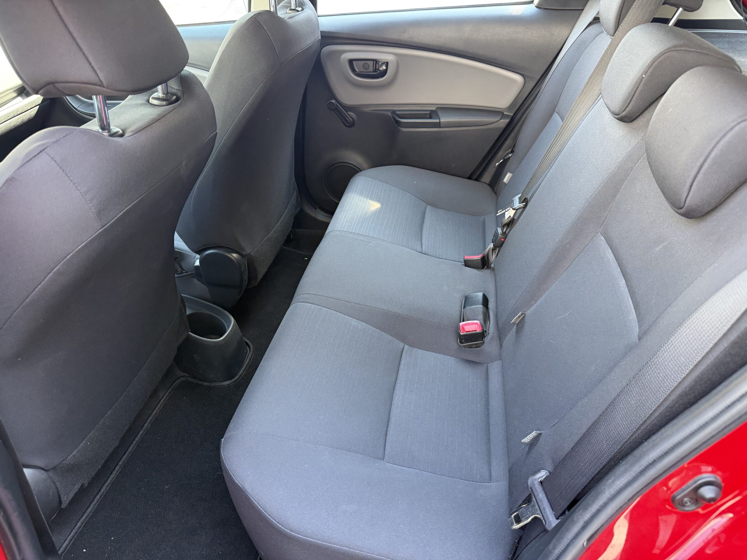 TOYOTA Yaris III 1.0 68ch Active – Image 9