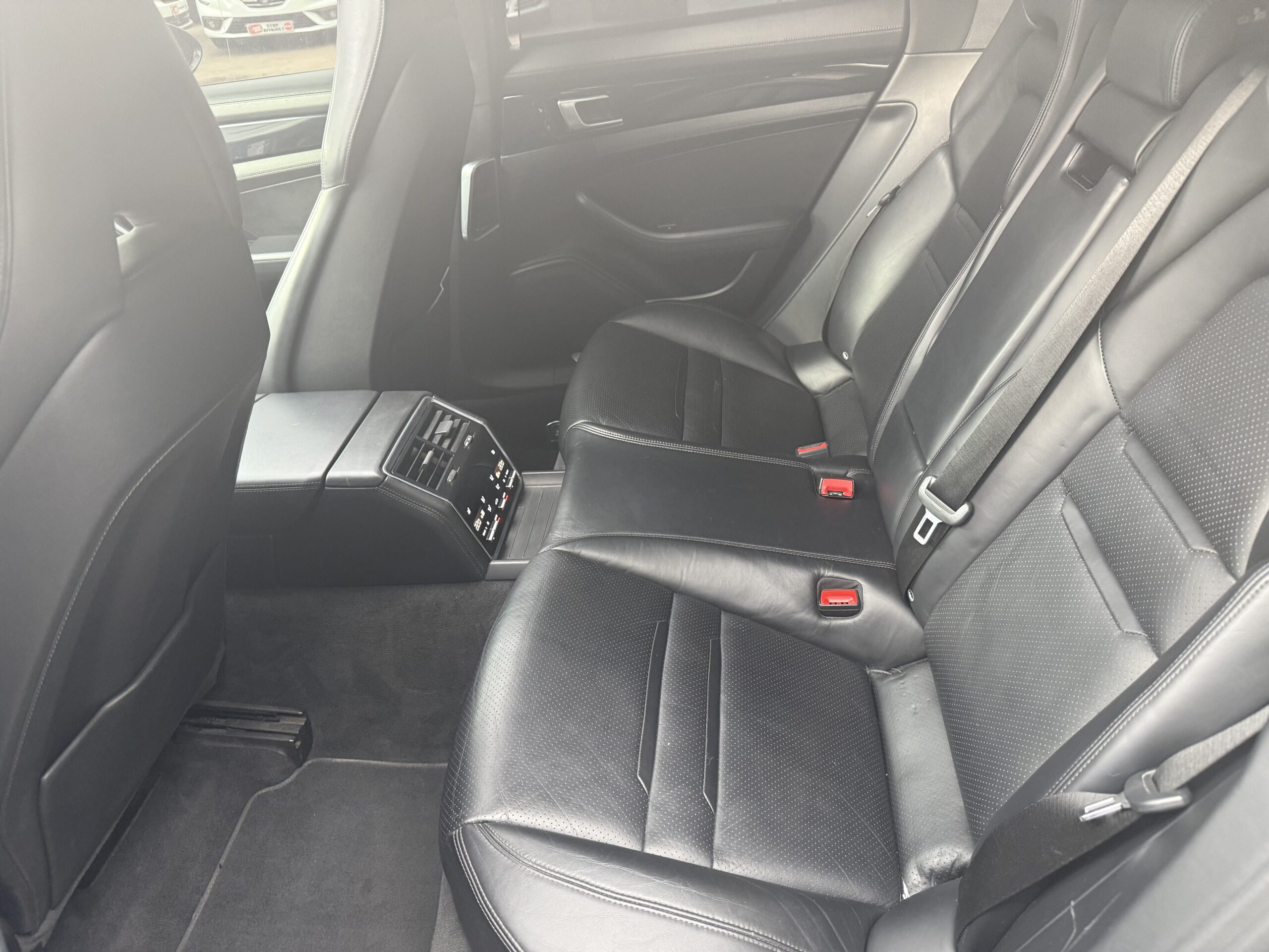 Porsche Panamera Sport Turismo 4 E-Hybrid 971 PDK – Image 30