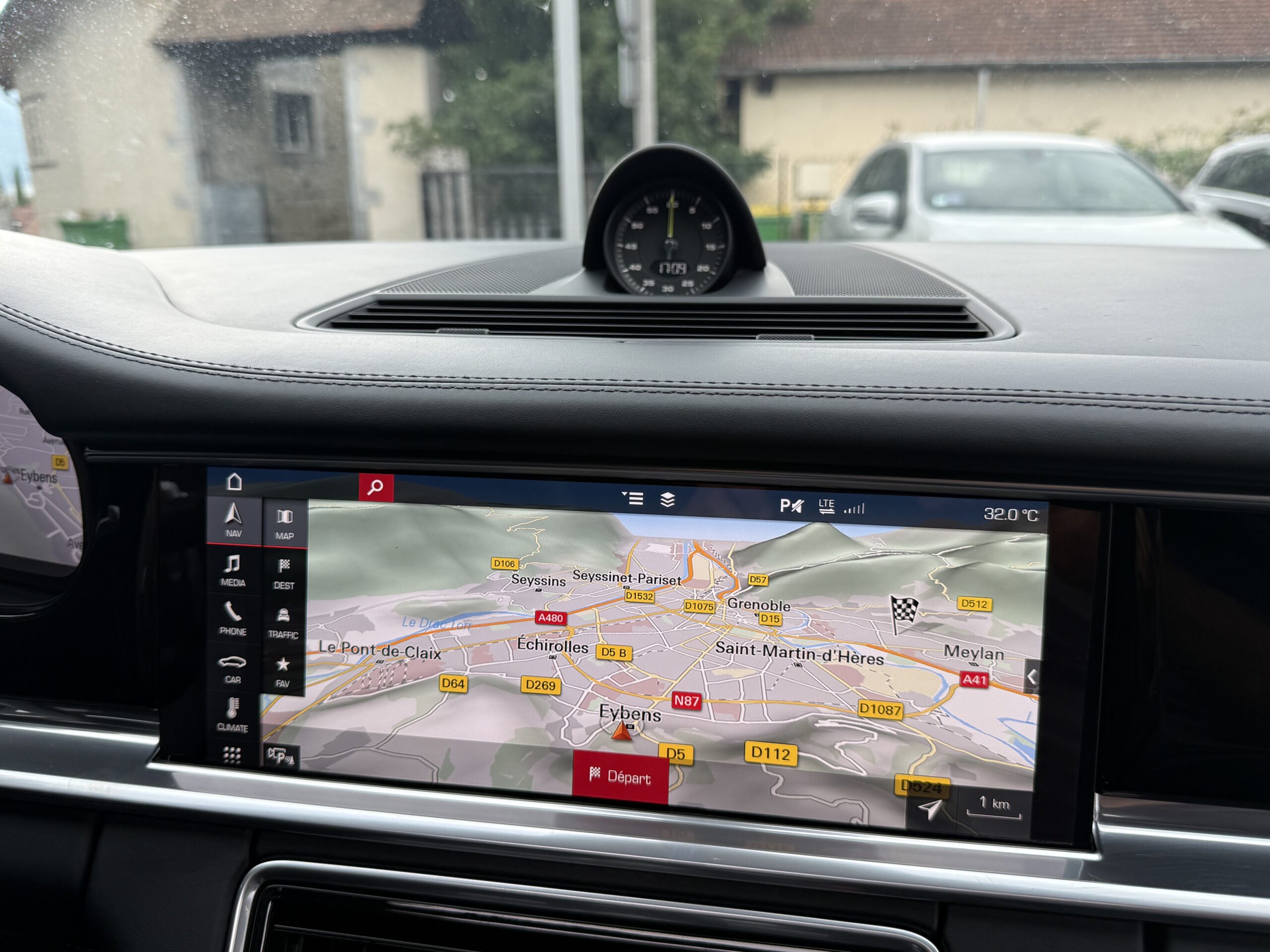 Porsche Panamera Sport Turismo 4 E-Hybrid 971 PDK – Image 14