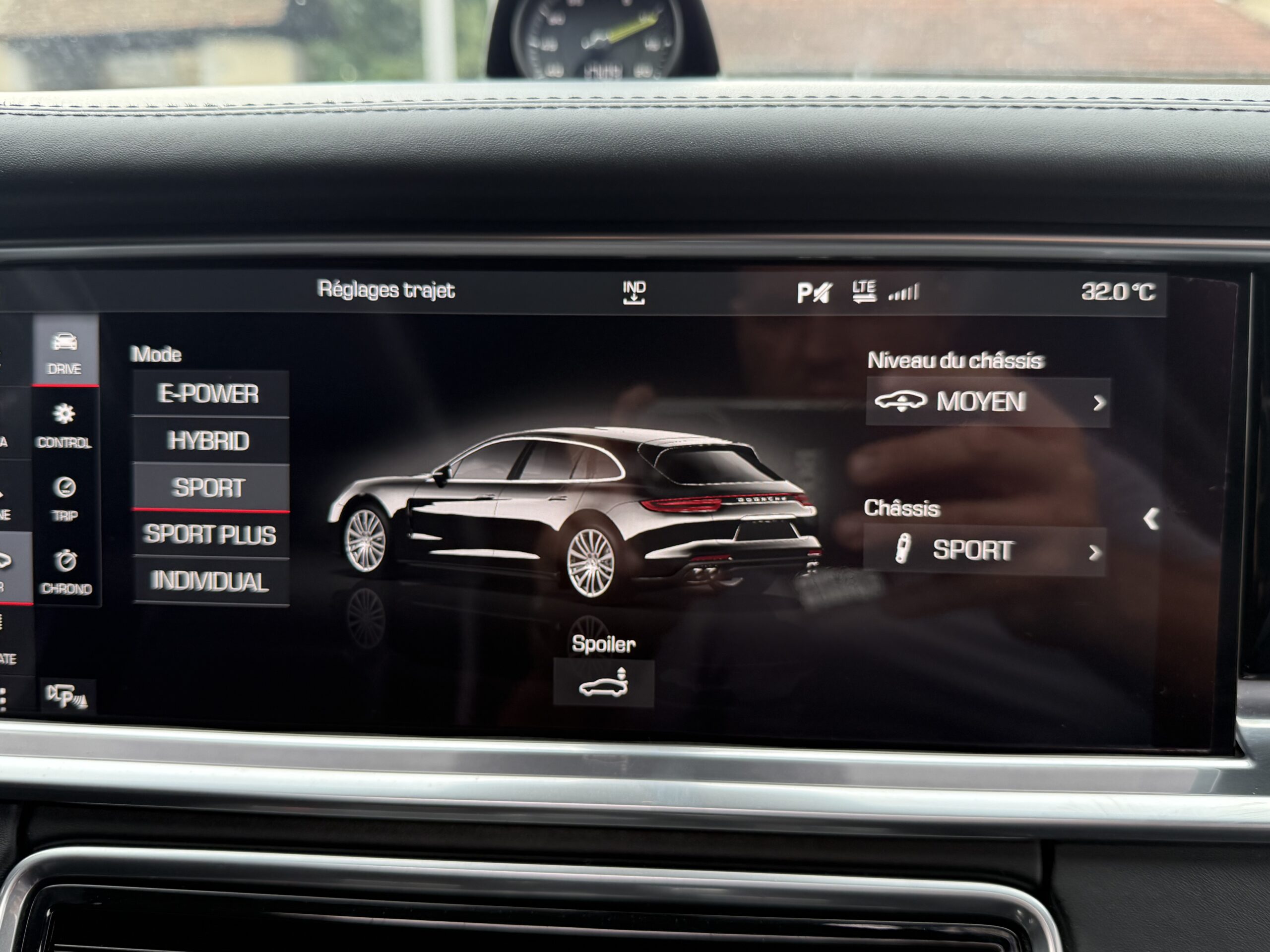 Porsche Panamera Sport Turismo 4 E-Hybrid 971 PDK – Image 13